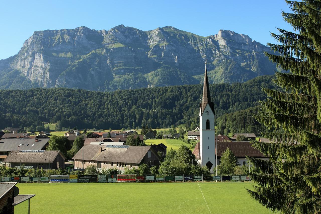Gasthof Taube ビザウ エクステリア 写真